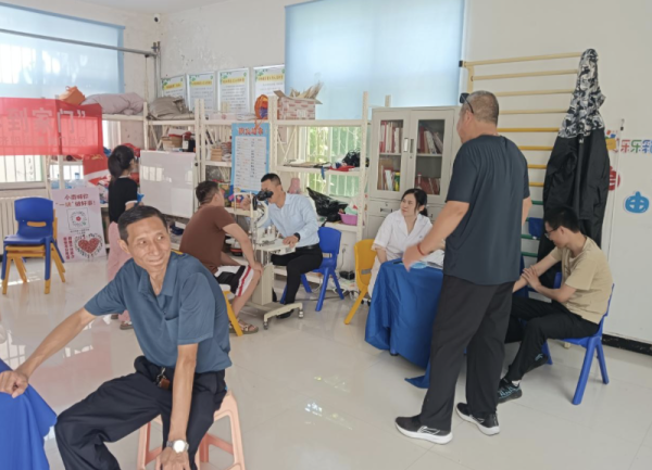 镕盛融资 济阳街道南门社区开展多元义诊惠民生活动